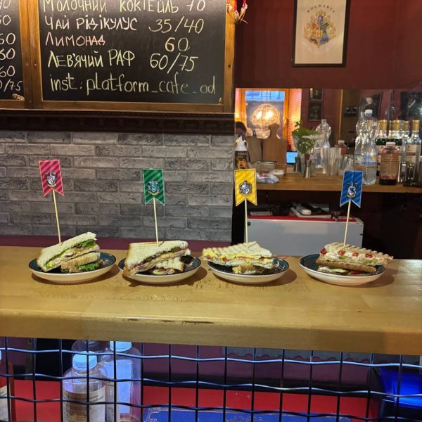 три сендвича